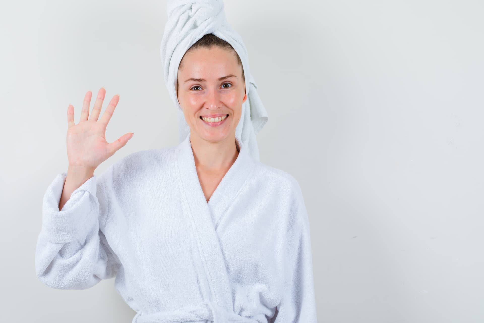 5 Skincare Mistakes You’re Probably Making (And Your Skin Is Side-Eyeing You For It)